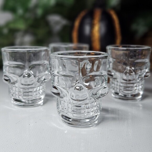 Original Set Of 4 Shot Glasses 3-D Skull Clear Glass Halloween /Day Of The Death - Picture 3 of 13